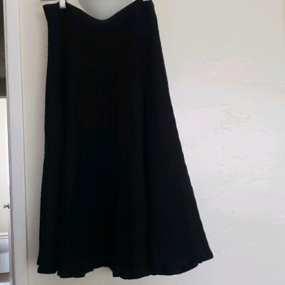 Black knit skirt